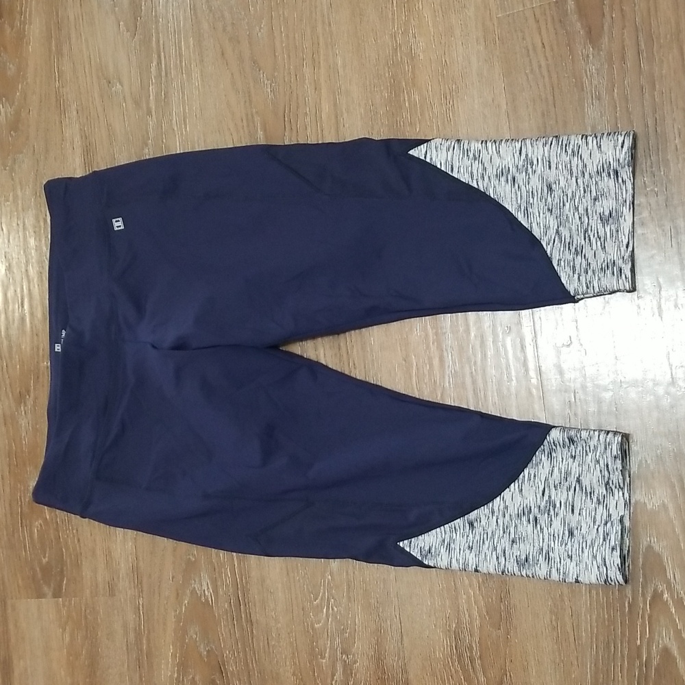 (XL) Ivanka Trump Capri Leggings Yoga Athleisure Stretch Activewear Athletic Gym